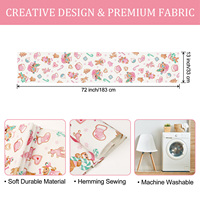 Chemin de table de Noël en gros à imprimé pain d'épices, 13x72 pouces et 13x90 pouces, rose, avec motifs bonbons de Noël, chaussettes et flocons de neige, pour décoration de table