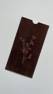 Menu e Segnaposto per Matrimonio in Pelle Ricamata di Lusso Personalizzati - Product Image 2