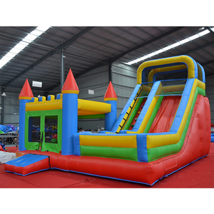 Structure gonflable professionnelle avec panneaux personnalisés pour la mise en valeur de la marque des lieux, destinée aux parcs d'attractions et centres de loisirs - Product Image 1