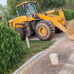 Sử dụng bộ tải l955f, mạnh mẽ và ổn định, lý tưởng cho việc xử lý vật liệu nặng. - Product Image 2