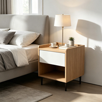 Table de chevet contemporaine en bois avec solution de rangement intelligente pour les intérieurs de chambre modernes