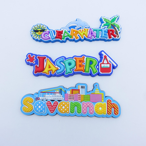 Ensemble cadeau souvenir de voyage personnalisé tout-en-un : aimant de réfrigérateur 3D en PVC, miroir de poche en verre, porte-clés, coupe-ongles - Product Image 5