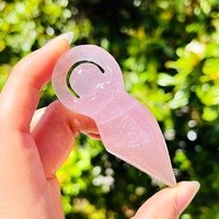 Venta al por mayor de cristal tallado adornos exquisitos collar con colgante de escultura de diosa de cristal de cuarzo Natural