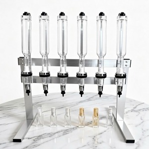 Dispensador de Perfume de Lujo con Capacidad para 12 Botellas Plateadas para Grandes Eventos de Boda, Cenas de Gala y Fiestas Sociales de Alto Nivel - Product Image 3