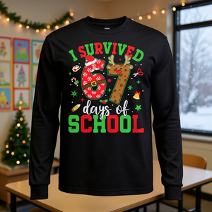 Sono sopravvissuto a 67 giorni di scuola. Maglietta a maniche lunghe per Natale - Product Image 3