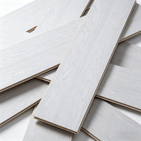 Suelo Vinílico Laminado SPC de PVC Entrecruzado de Diseño Moderno en Blanco y Gris de 4-10 mm para Dormitorio