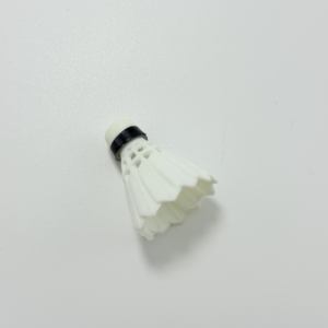 CHENXI Colgante de bádminton de plástico simulado hecho a mano, accesorios de moda para decoración DIY de mochilas y llaveros de coche - Product Image 1