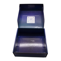 Boîtes en carton ondulé auto-érectables personnalisées bleues recyclables avec doublure en éponge, fermeture magnétique et pelliculage mat pour vêtements