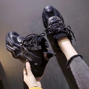 Zapatillas bajas para mujer, nuevos estilos de primavera y otoño, hacen que las piernas parezcan más pequeñas, ligeras, zapatillas negras para el verano. - Product Image 1