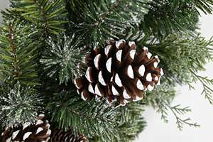 Best Quality Customized 30inch Red Berry Front <b>Door</b> Hanging Decoration <b>Wreath</b> with Pinecones - Product Image 5