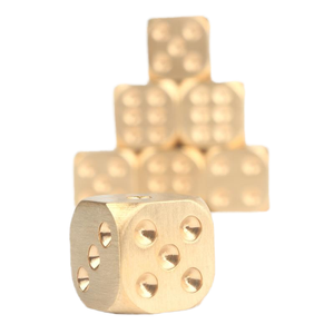 ลูกเต๋าทองเหลืองแท้ ขัดเงาด้วยมือ ขนาด 13 มม. 15 มม. ดีไซน์สร้างสรรค์ ธีมเกมไพ่นกกระจอก สำหรับอุปกรณ์บาร์ คุณภาพดี ทำจากโลหะทองแดง - Product Image 4