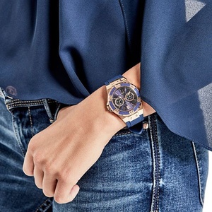 Montres classiques pour femmes les plus vendues, plaquées or et serties de diamants - prix d'usine en gros - Product Image 2