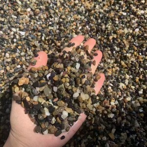 Tipi di pietre di <span class=keywords><strong>pietra</strong></span> di lavaggio di ciottoli e ciottoli di ghiaia colorata pietre per il vetro del giardino pietre di mosaico ciottoli artigianato materiale - Product Image 1