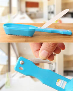 Vente en gros H596 Outils de cuisine multifonctionnels pour la maison, grattoir à écailles de poisson de couleur unie, lame en acier inoxydable PP, brosse pour enlever les écailles - Product Image 4
