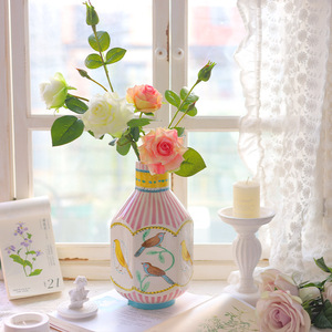 Vaso in Ceramica Fatto a Mano con Design Minimalista Moderno, Motivo Floreale Pastorale con Rose e Uccelli, per Composizioni Floreali di Alta Gamma - Product Image 4