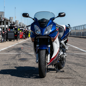 พร้อมขับขี่ปี 2007 สำหรับรถมอเตอร์ไซค์ VFR800 Interceptor รุ่นพิเศษฉลองครบรอบ 25 ปี - Product Image 2