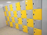 Vente directe d'armoires de rangement en plastique imperméables pour les gymnases et les écoles