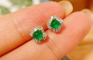 Pendientes de Oro Real de 18K Xinfly con Esmeralda de 0.30ct en Forma de Cono de Azúcar, Joyería con Diamantes - Product Image 2