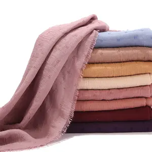 22 Colors New Design Women Scarf HijabポンポンCotton Dubai Malaysia Soft Shawl Lady Bufandas Crumple Long Scarf Shawl