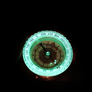 Boussole de randonnée en plein air en laiton, analogique, lumineuse, type montre de poche, guide de pointage, avec anneau de suspension pour le camping et l'alpinisme - Product Image 3
