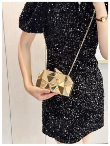 Borse a Tracolla Classiche in Acrilico 2026, Pochette Metalliche da Donna, Eleganti Borse da Sera per Banchetti con Catena, Borse Uniche - Product Image 3