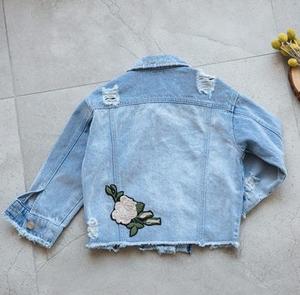 Pantalon de costume bleu et manteaux en fourrure pour femme, style japonais, avec boutons design NewLook - Product Image 6