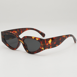 <span class=keywords><strong>Gafas</strong></span> <span class=keywords><strong>de</strong></span> Sol <span class=keywords><strong>de</strong></span> Diseño Moderno para Mujer, Color Block, Ovaladas, UV400, Retro, Económicas, con Bisagra <span class=keywords><strong>de</strong></span> Metal, Dropshipping 2025 - Product Image 4