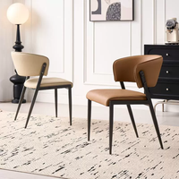 Chaise de salle à manger moderne en cuir - Empilable, stable, légère, écologique, avec pieds en métal pour la maison, le bureau et les salons