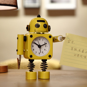 Reloj Despertador Metálico con Forma de Robot para Dropshipping en Shopify, con Brazos con Clip, Movimiento Silencioso y Luz Nocturna para Escritorio Infantil - Product Image 3