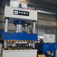 Presse hydraulique à quatre colonnes de 800 tonnes pour le moulage de matériaux composites et de produits plastiques