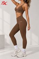 Ensemble de sport côtelé 4 pièces pour femme : veste zippée, soutien-gorge de sport, leggings taille haute et haut à manches longues