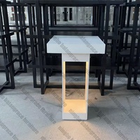 Table de bureau carrée au design moderne et base rectangulaire Table de bar à cocktails pour événement de désherbage en bois blanc