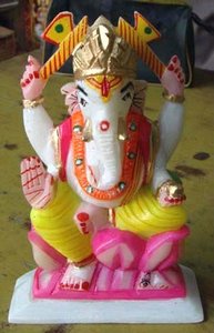 Exclusiva Estatua de Ganesha en Mármol Sentado en Singhasan - Product Image 2