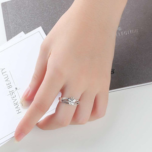 Anello Minimalista a Farfalla per Donne, Elegante Stile Vintage, Gioiello di Moda Quotidiana - Product Image 5