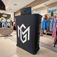 Tables de promotion portables personnalisées, comptoirs pliables, cadre en aluminium, matériau plastique pour les événements publicitaires, les salons professionnels