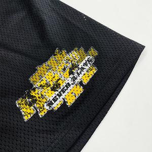 Pantalones cortos deportivos de hombre de baloncesto de malla negra con estampado de agua de diseño personalizado - Product Image 5