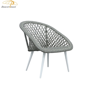 Ensemble de deux chaises et tables en rotin pour restaurant et café - Product Image 4