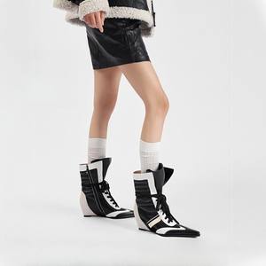 Style de grange rétro pour femmes en peau de vache pour bottes bottes de boxe de style sportif bottes courtes talon incliné couleur assortie cheville à la mode - Product Image 1