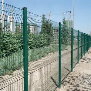 Clôture en métal professionnelle flexion incurvée 3d panneaux de clôture enduits de PVC aéroport de clôture de treillis métallique en acier galvanisé