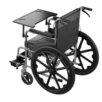 Fauteuil roulant autopropulsé en acier au carbone électroplaqué avec roues arrière monobloc de 24 pouces, accoudoirs souples, frein à main, cuvette et table