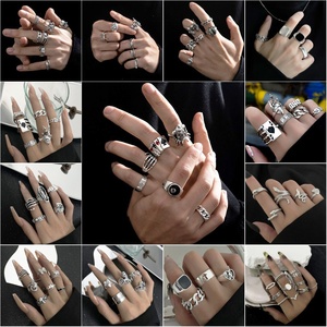 Conjunto de Anéis Masculinos Estilo Heavy Metal Punk, com Design Exagerado de Esqueleto, Poker, Palhaço e Aranha, Joias de Moda Gótica, Presentes para Festas - Product Image 2