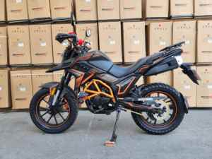 2024 fabbrica <span class=keywords><strong>cross</strong></span> <span class=keywords><strong>250</strong></span> scooter a gas personalizzazione pitbike a buon mercato 250cc enduro motocicli motore da corsa benzina dirt bike <span class=keywords><strong>250</strong></span>