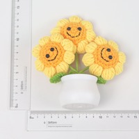 Tournesol souriant tricoté à la main en pot, objet décoratif mignon, cadeau de fleur artificielle tricotée pour la fête des enseignants