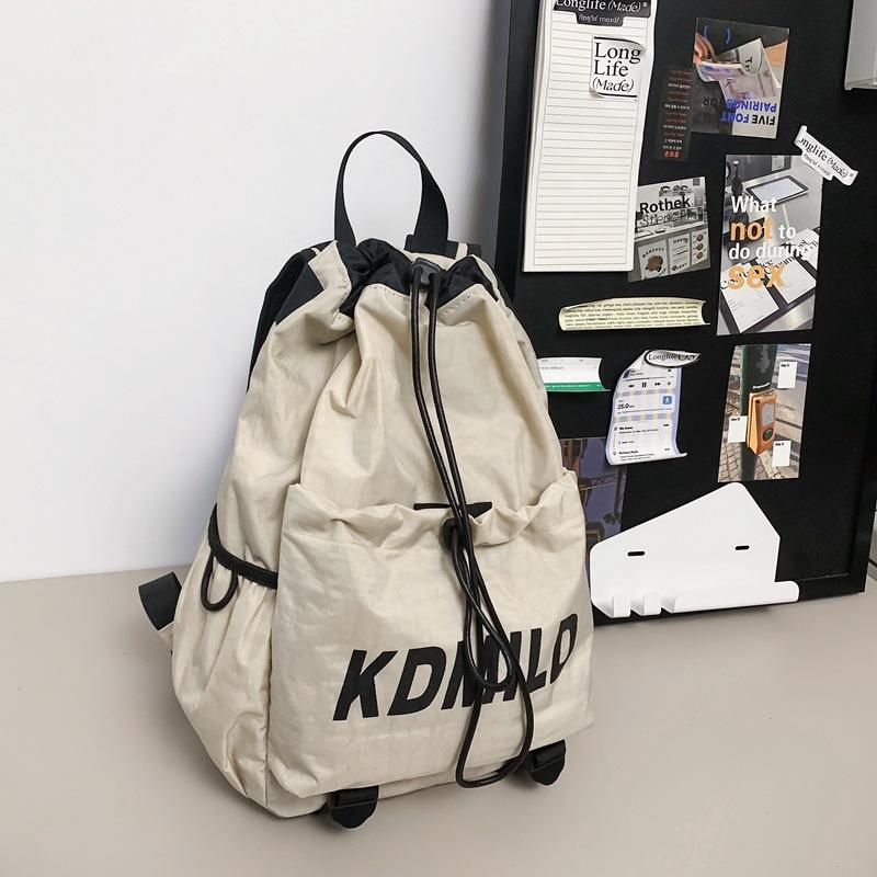 สีขาว ขนาดเล็ก