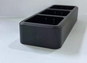 热卖DJI Mavic <span class=keywords><strong>3</strong></span>智能飞行电池二手Mavic <span class=keywords><strong>3</strong></span>系列电池充电集线器套件 - Product Image 2