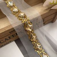 Ruban de dentelle brillant RYL avec grandes pierres carrées, perles, sequins dorés et strass, style Marché Saoudien et de Dubaï, pour la couture