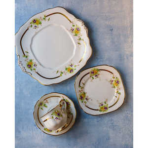 Tasse à thé en porcelaine anglaise personnalisable de 200 ml avec motif floral classique de violettes pour le thé et le café, pour les boissons et les promotions - Product Image 4