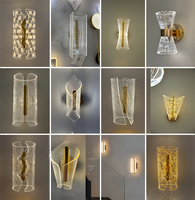 Applique murale moderne à LED avec abat-jour en verre doré, coque en aluminium pour hôtel, lampe murale ronde en forme de fleur pour chambre à coucher