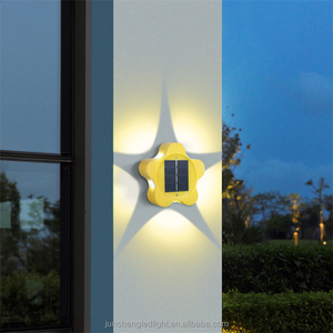 Nuovo stile Plum Blossom a forma di 5 led lampada da parete solare illuminazione esterna impermeabile giardino decorazione natalizia recinzione luce solare - Product Image 1