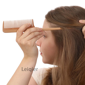Peine <span class=keywords><strong>de</strong></span> <span class=keywords><strong>Madera</strong></span> con Logotipo Personalizado, Peine <span class=keywords><strong>de</strong></span> Bambú Ecológico para Desenredar el Cabello, Peines <span class=keywords><strong>de</strong></span> Cola <span class=keywords><strong>de</strong></span> Rata con Púa para Estilistas, Herramientas <span class=keywords><strong>de</strong></span> Peluquería - Product Image 5